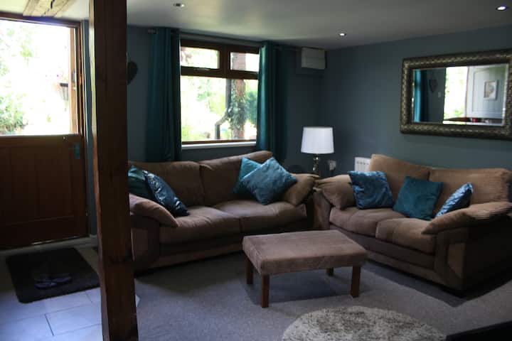 Pond View-dog Friendly Cottage With Beautiful View - Lincolnshire