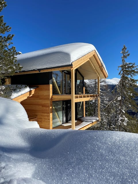 Chalet hot tub & sauna, views of the slopes