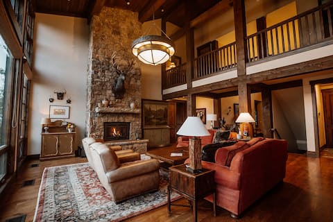 Spacious and Luxurious Craftsman Centrally Located