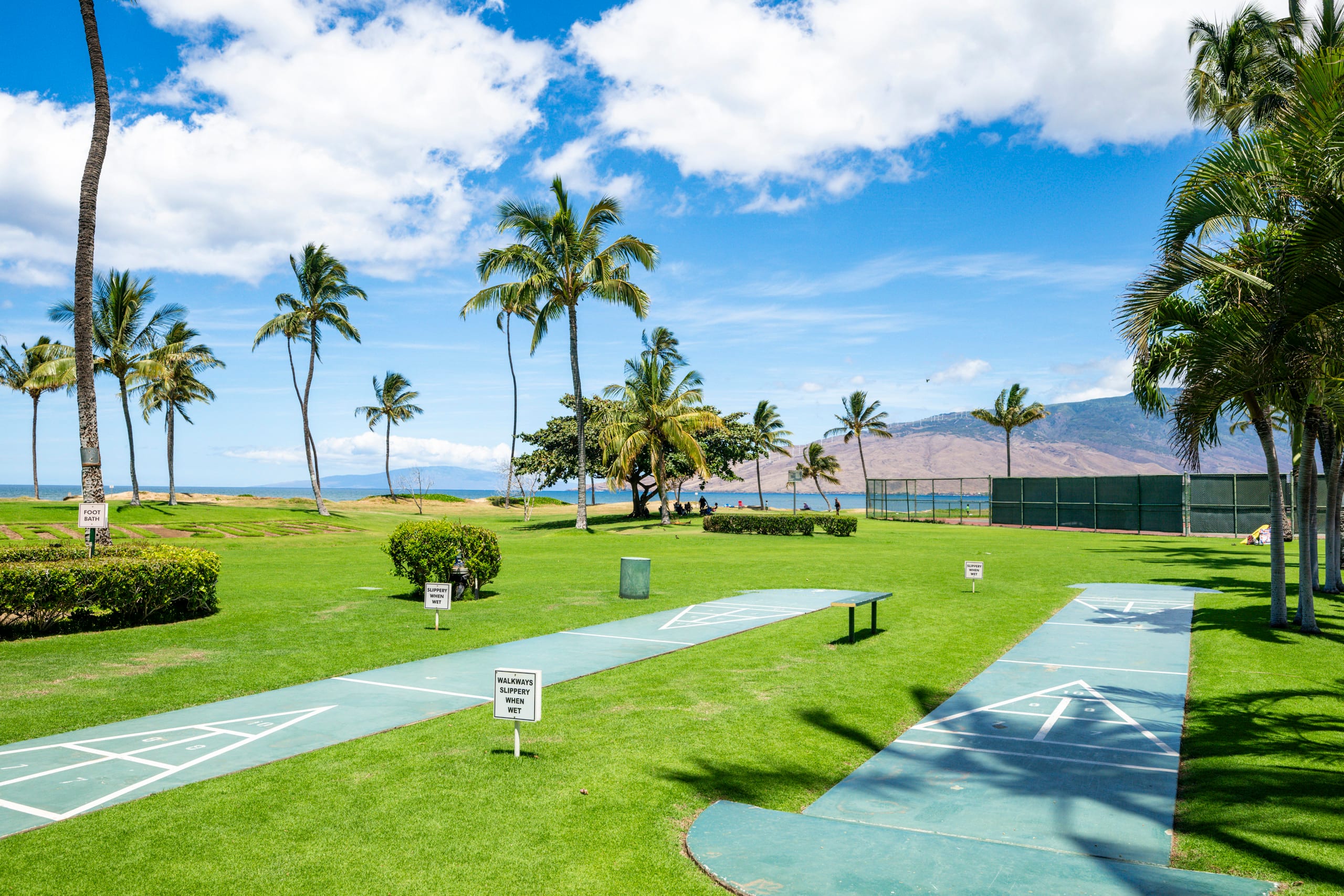 Oceanfront Condo in Maui Sunset Resort with Pool - Image 27