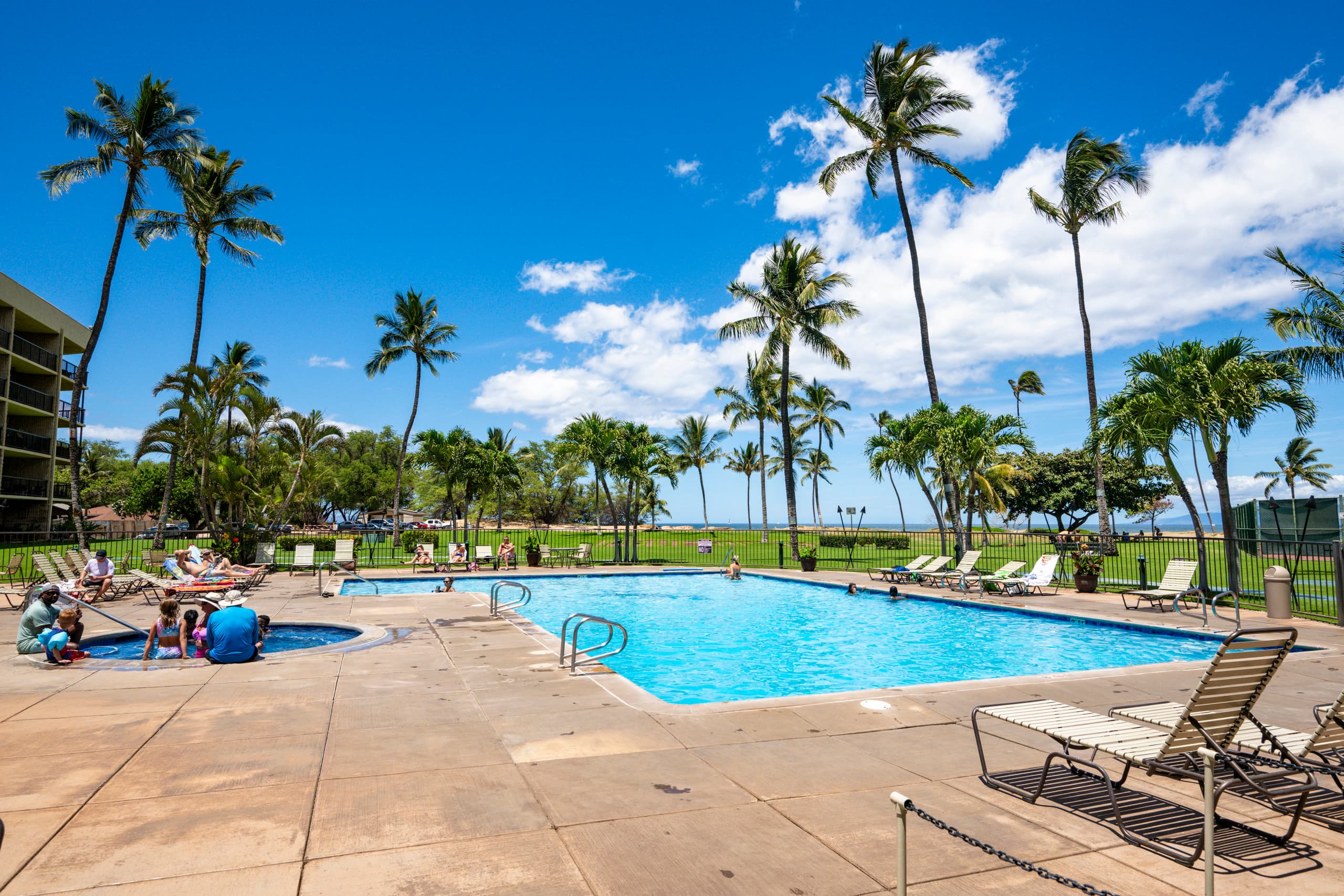 Oceanfront Condo in Maui Sunset Resort with Pool - Image 18