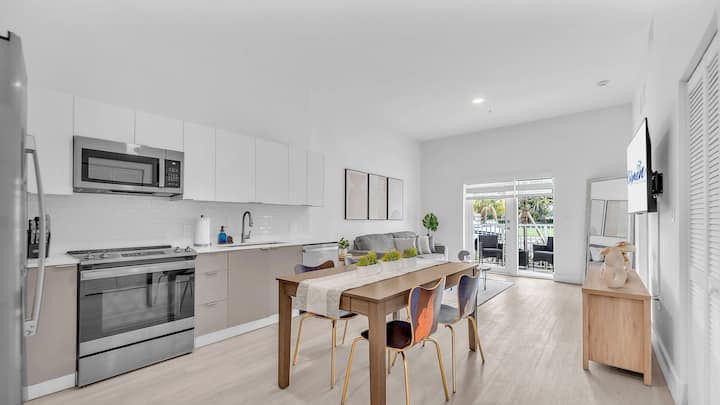 Fast WiFi-Kitchen-Free Parking-Great Location#110
