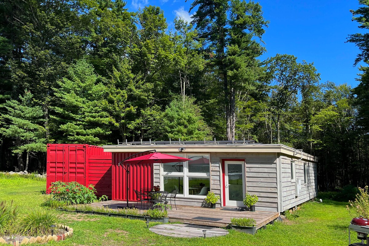 Farm stay container building - Shipping containers for Rent in Stone Ridge,  New York, United States - Airbnb, image size:1200x800