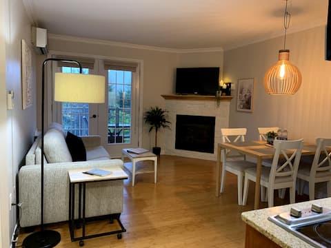 Popular Airbnb listing: Condo Piedmont, Saint-Sauveur. in Les Pays D'en Haut