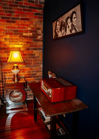 Broadway Penthouse: Stadium View gallery image 5