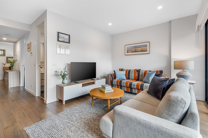 Park Life! Elegant & Sun-filled 2-bed 2-bath Home - Australië