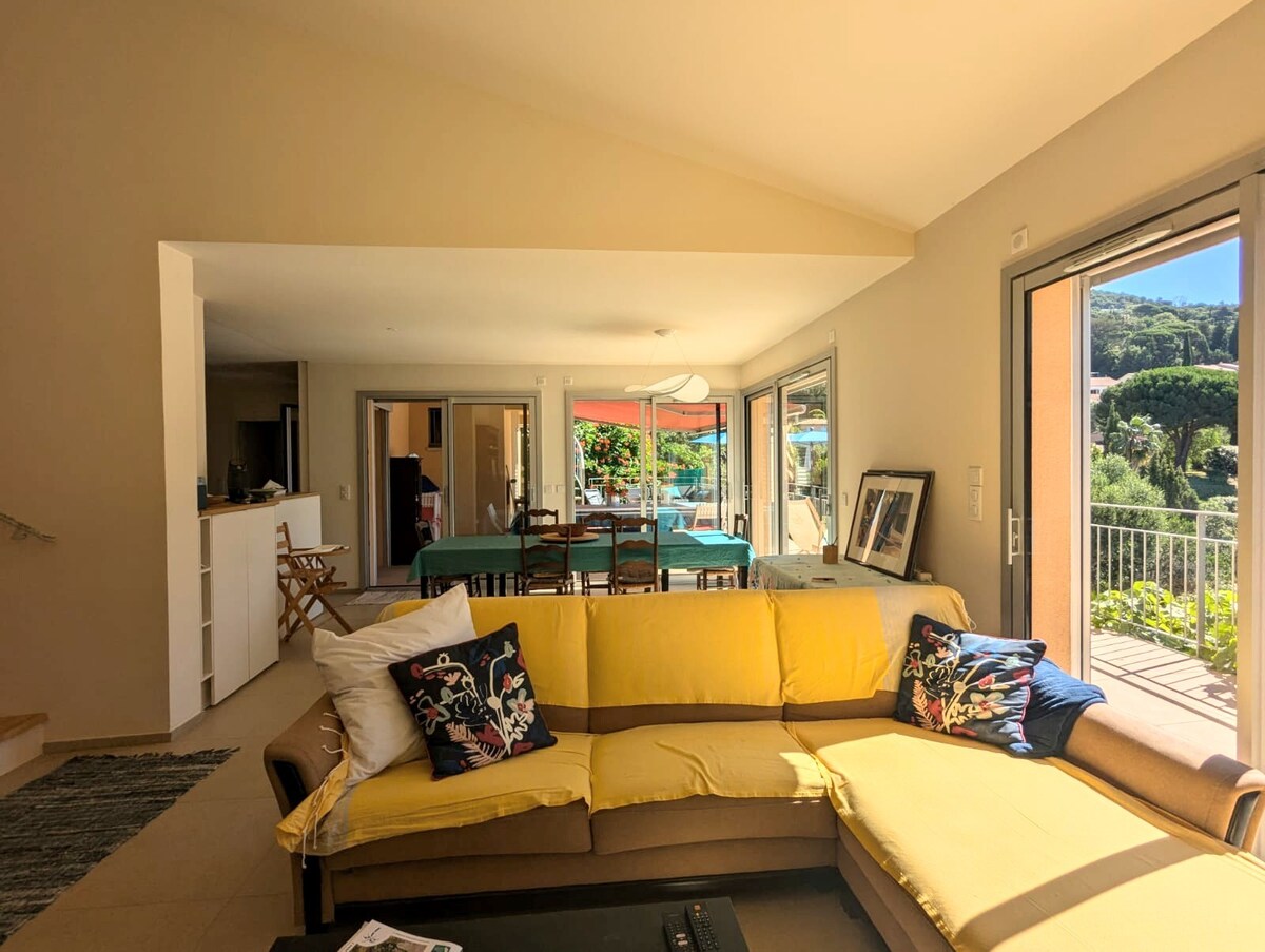 Top Airbnb: La Luciole*Pool*Beach 600 m away in Rayol Canadel Sur Mer