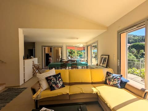 Top Airbnb: La Luciole*Pool*Beach 600 m away in Rayol Canadel Sur Mer