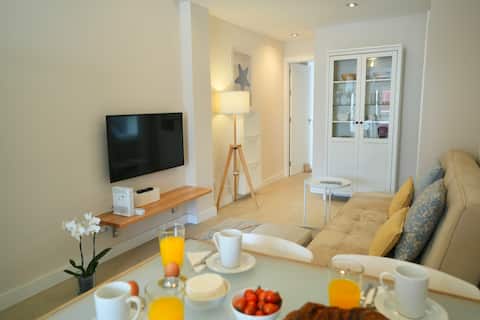 Propiedad de Airbnb exitosa: Minimalist Home Canteras Beach en Las Palmas De Gran Canaria