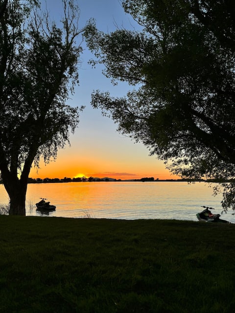 The Lake House at Sunset Cove