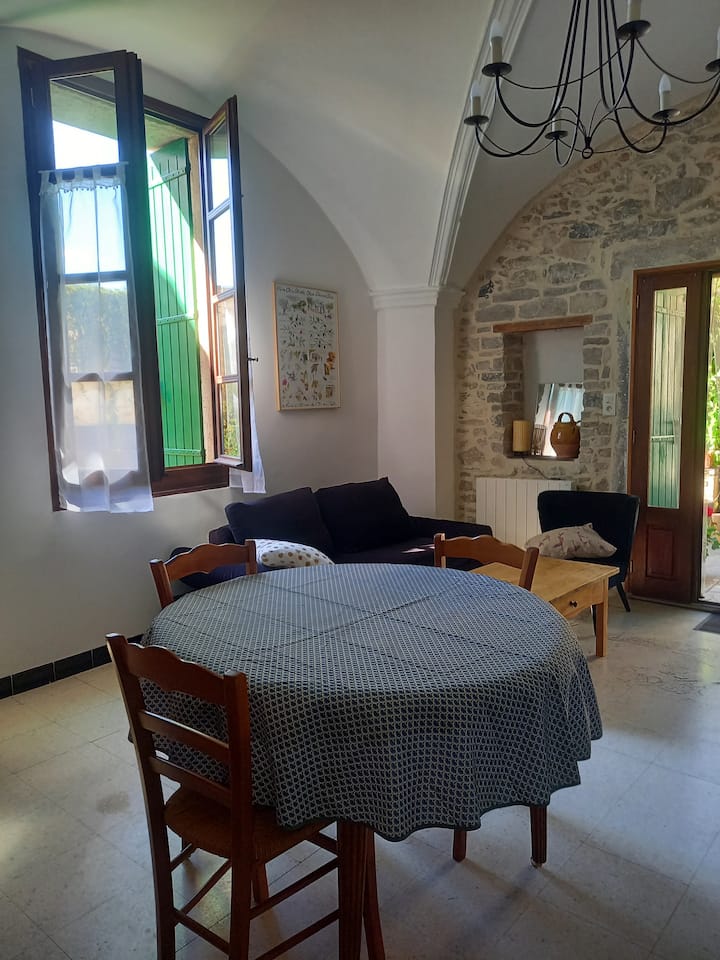 Hébergement De Vacances Dans Maison De Caractere - Sauve