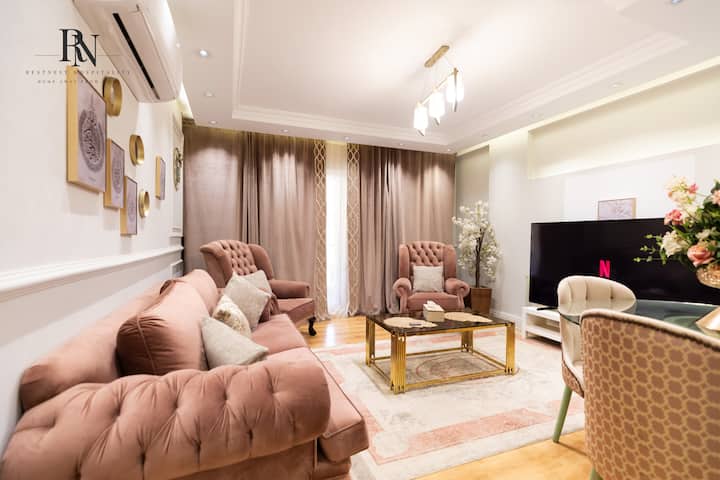 Elite 1 BDR In Rehab City: Living room