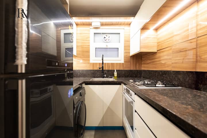 Elite 1 BDR In Rehab City: Full kitchen