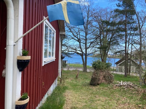 Havslätt cottage by the sea