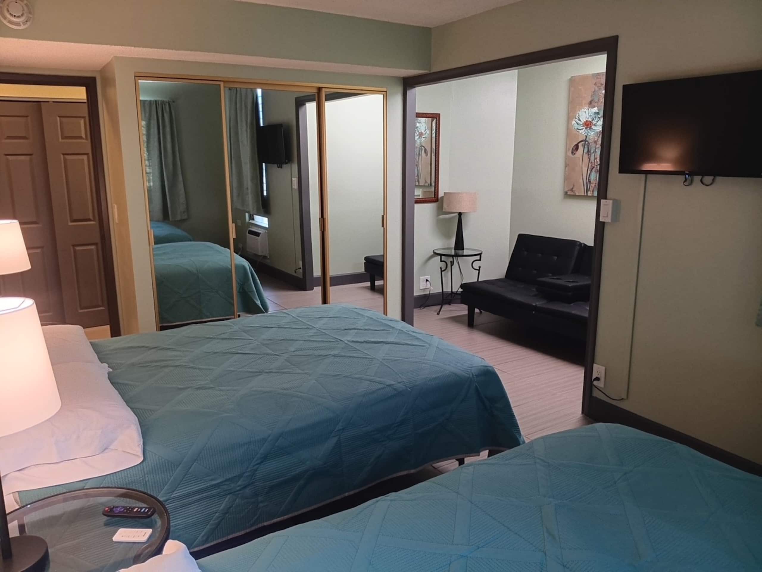 Waikiki District - Penthouse! - Image 11