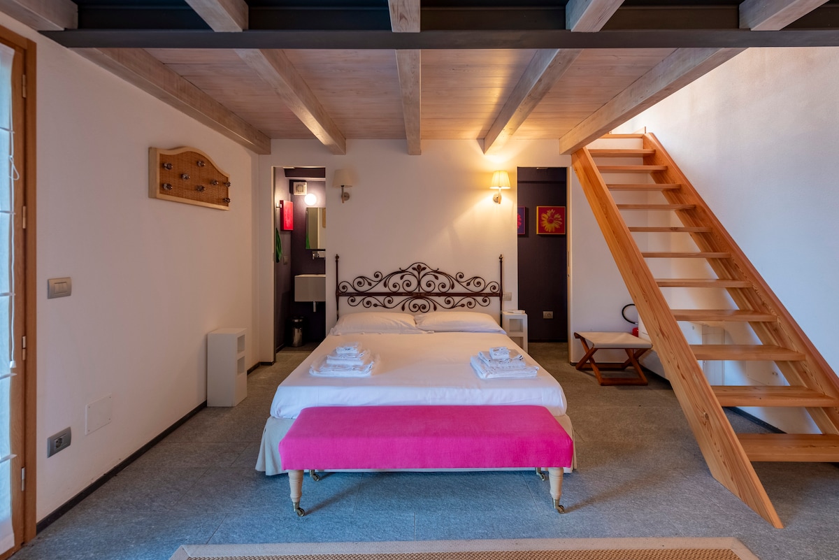 Guest House Bedroom with WC and Shower and walk out to Garden