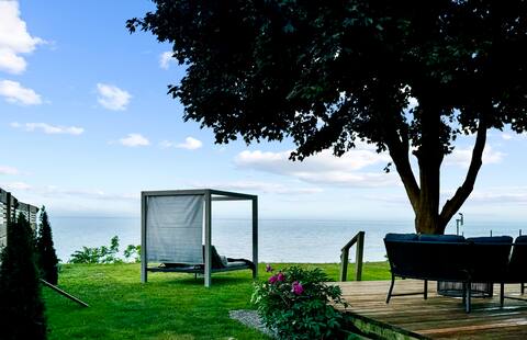 *Chic Lakefront Panoramic Oasis*