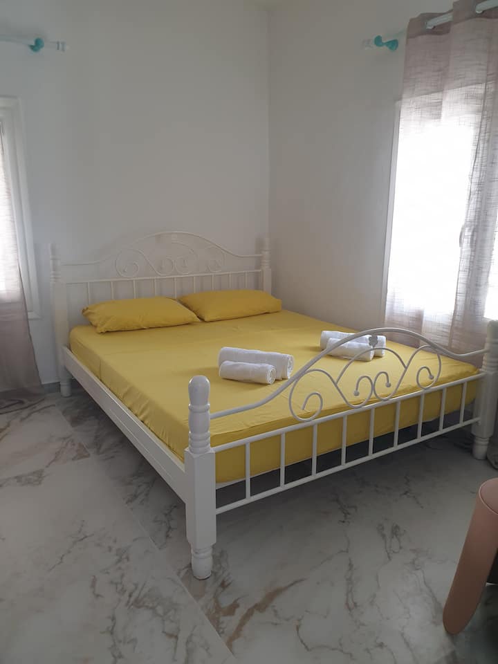 HABITACIÓN 1. ¡DOS CAMAS DOBLES CON BAÑO PRIVADO TIENE CAPACIDAD PARA 4 PERSONAS CÓMODAMENTE!