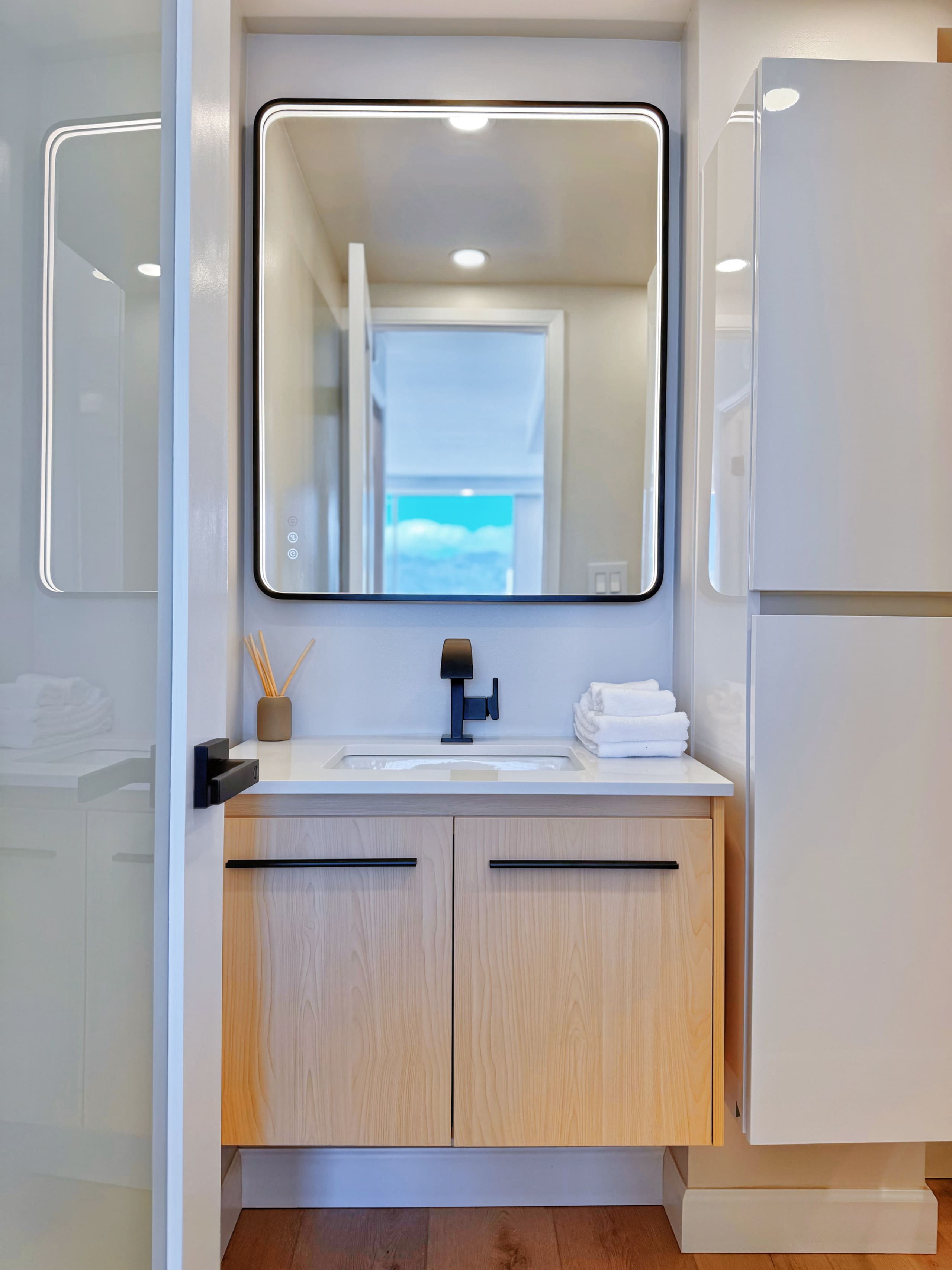 28F-Upscale Ocean View 1BR-3min Walk to Beach! - Image 36
