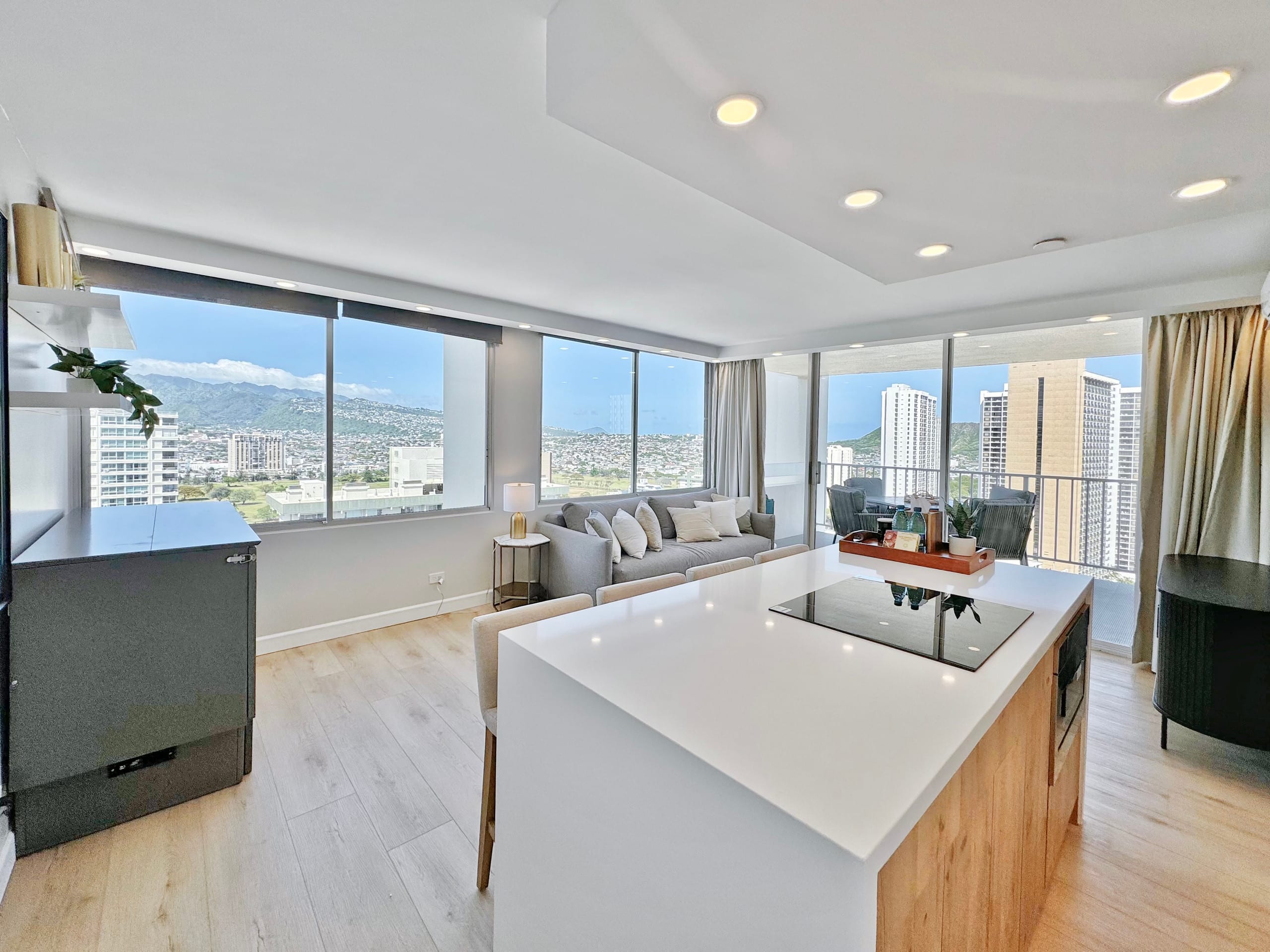 28F-Upscale Ocean View 1BR-3min Walk to Beach! - Image 11