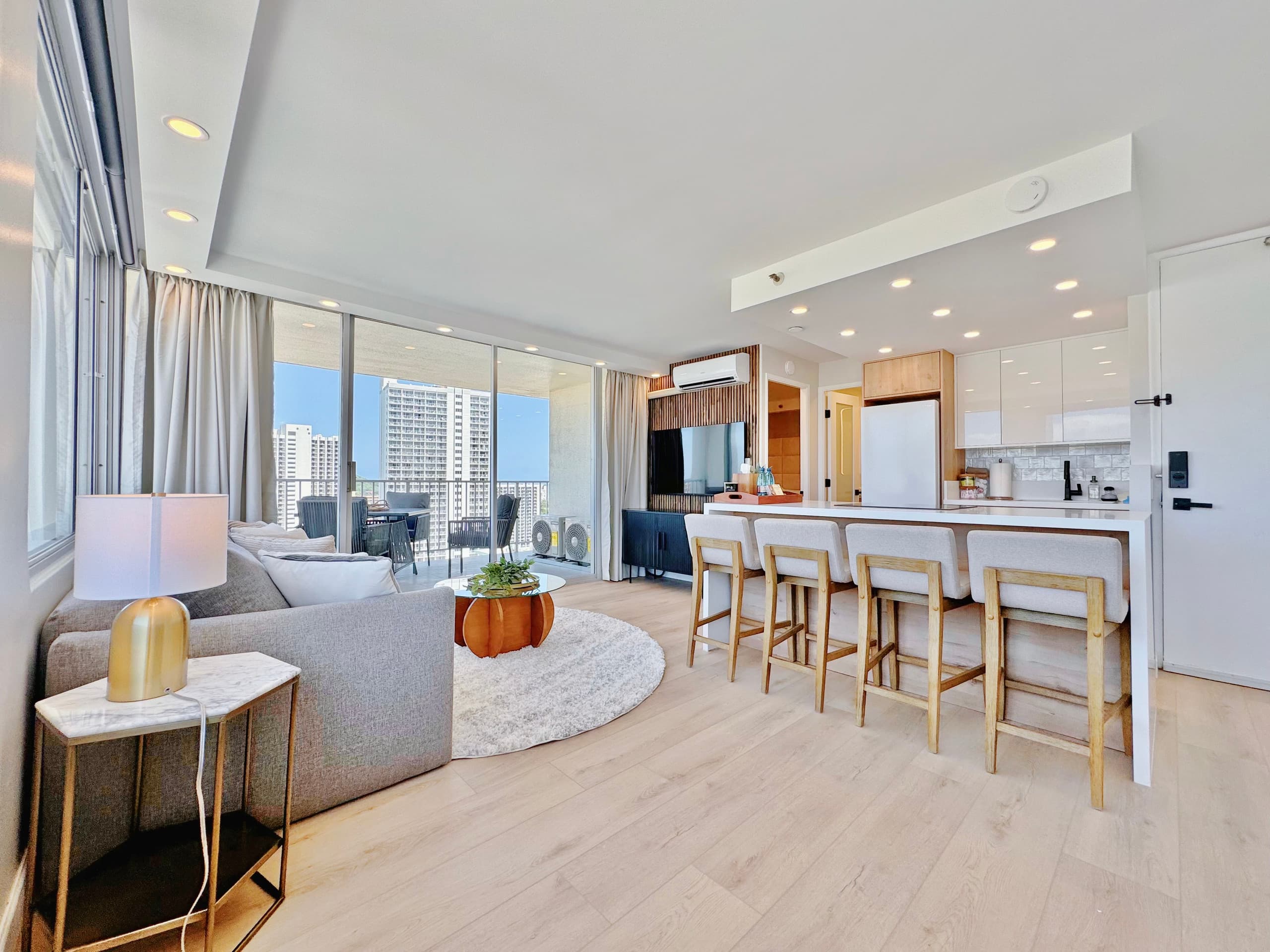 28F-Upscale Ocean View 1BR-3min Walk to Beach! - Image 2