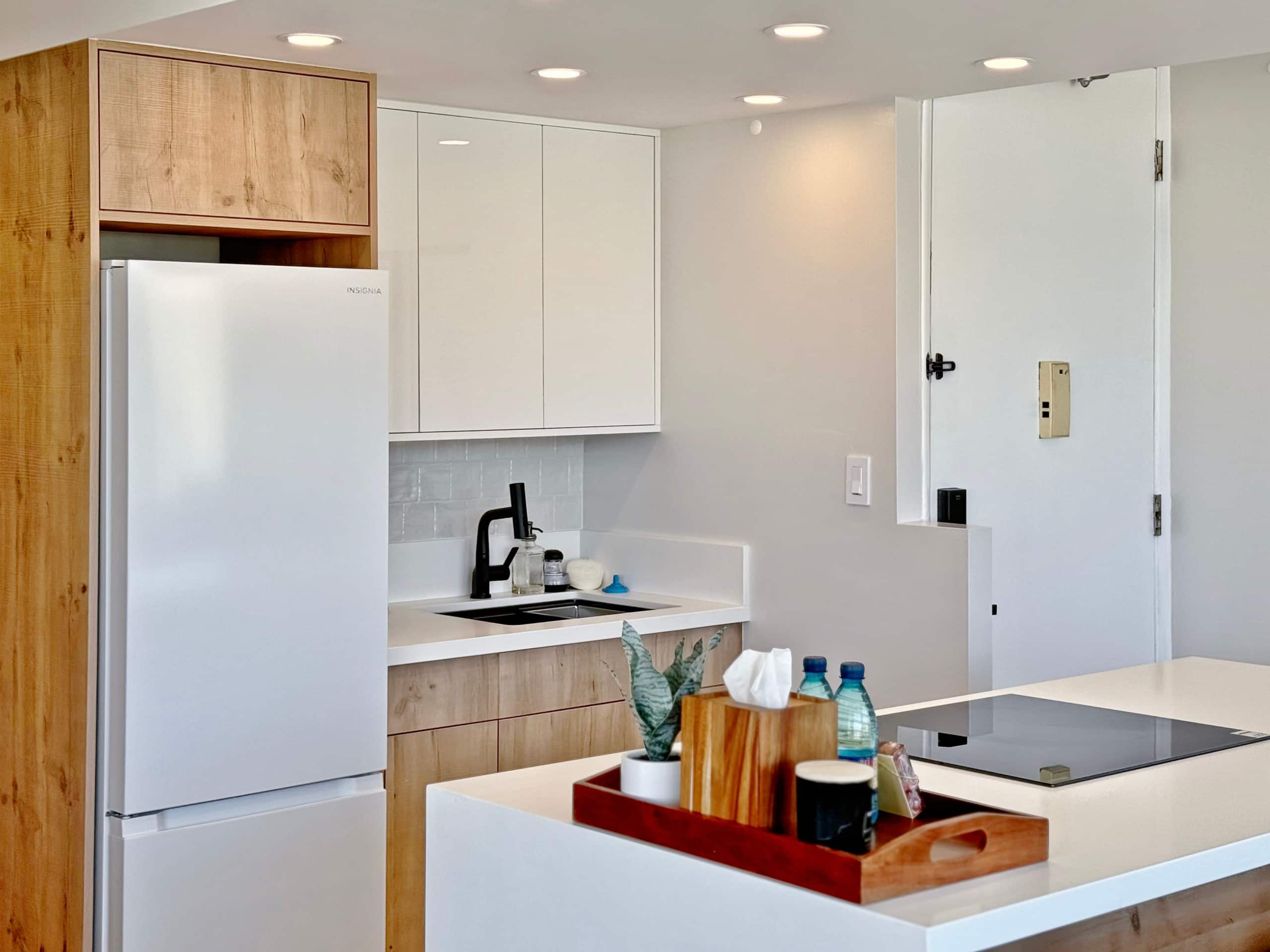 28F-Upscale Ocean View 1BR-3min Walk to Beach! - Image 13