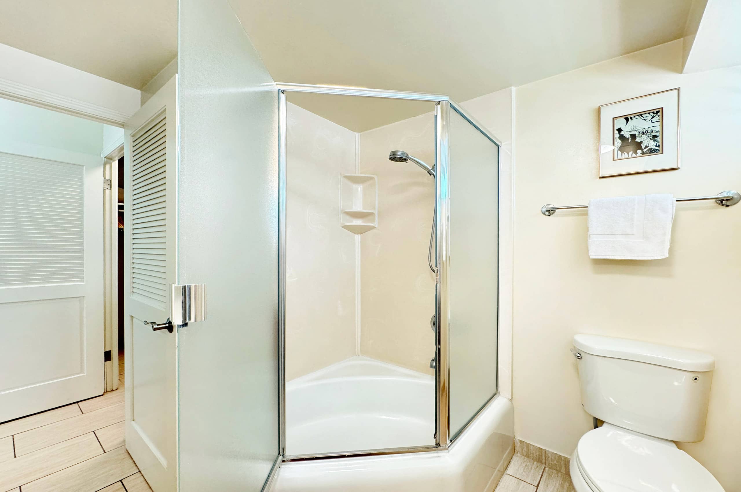 Condo in Honolulu · ★5.0 · 1 bedroom · 2 beds · 1 private bath - Image 18