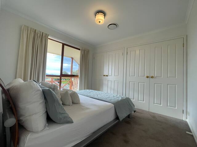 Eclipsed Escape, Opossum Bay gallery image 5