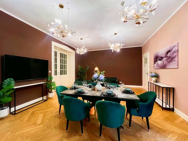 Ku’damm Beauty | 160m² • 4Rooms • 2 Baths• Balcony gallery image 4