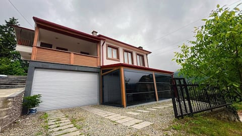 Popular Airbnb listing: Villa with a fireplace near Hamsiköy and Sümelaya in Maçka