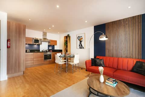 Successful Airbnb property: Near Train Line/Discounts 4 Long Stays/Relocation in Eye And Dunsden