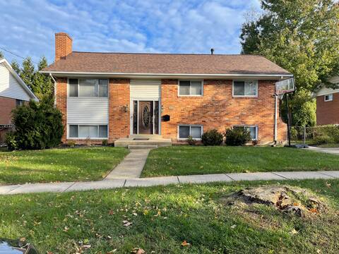 Entire top unit of charming home~longterm welcome