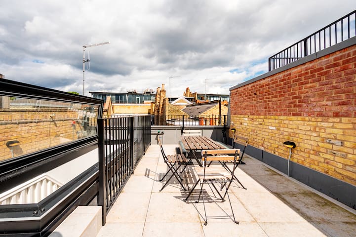 Spitafield’s Best Town house gallery image 3