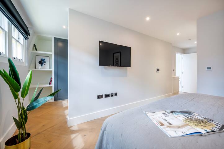 Spitafield’s Best Town house gallery image 5