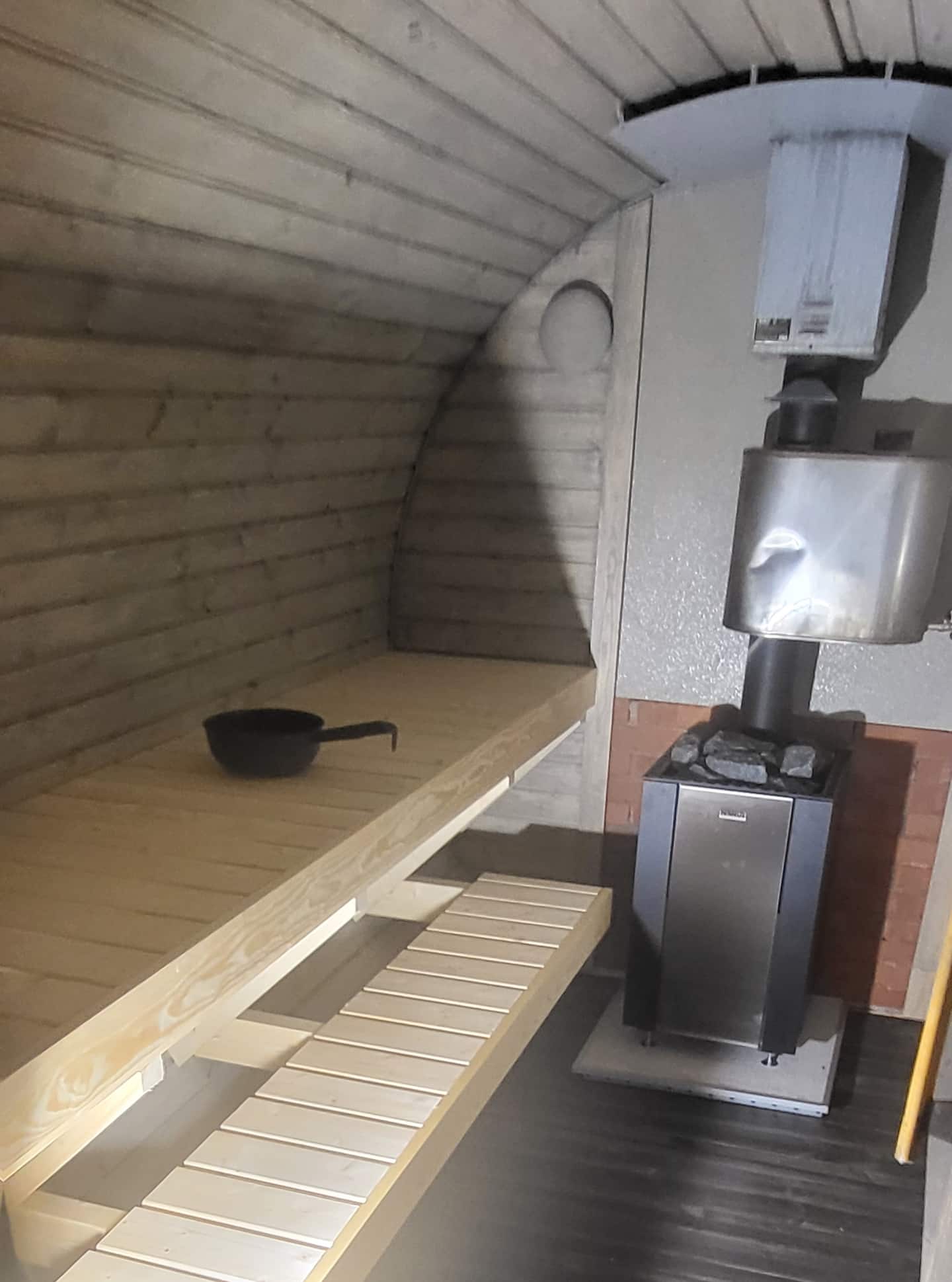 Mökki Maalaismaisemassa 5