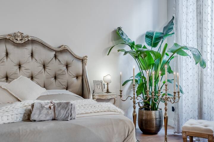 Trevi Fountain Elegant Apartment gallery image 5