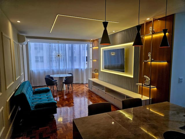 Pague parcelado Luxo em Copacabana quadra da praia