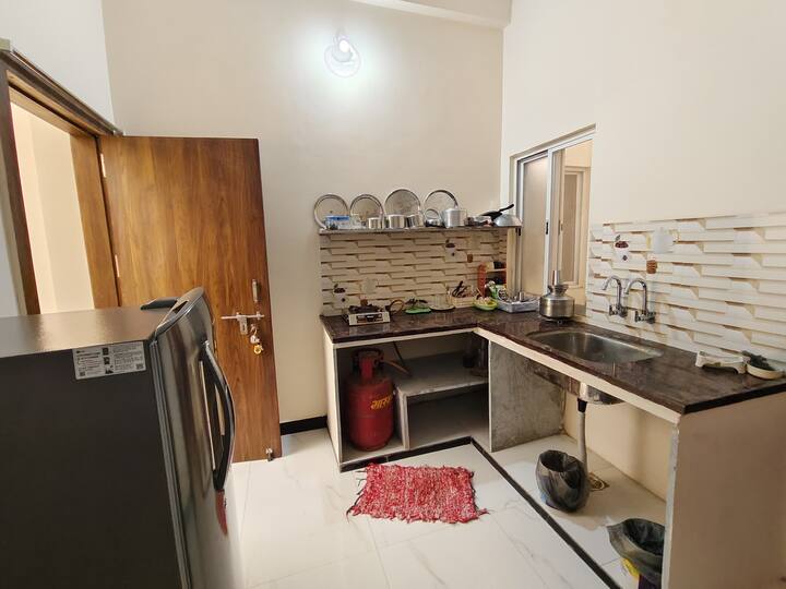 Family Ac Rooms W/ Kitchen | Easy Mahakal Access - Ujjain