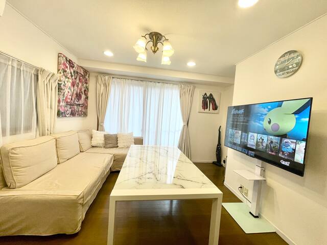 A hidden retreat in an exclusive residential area gallery image 2