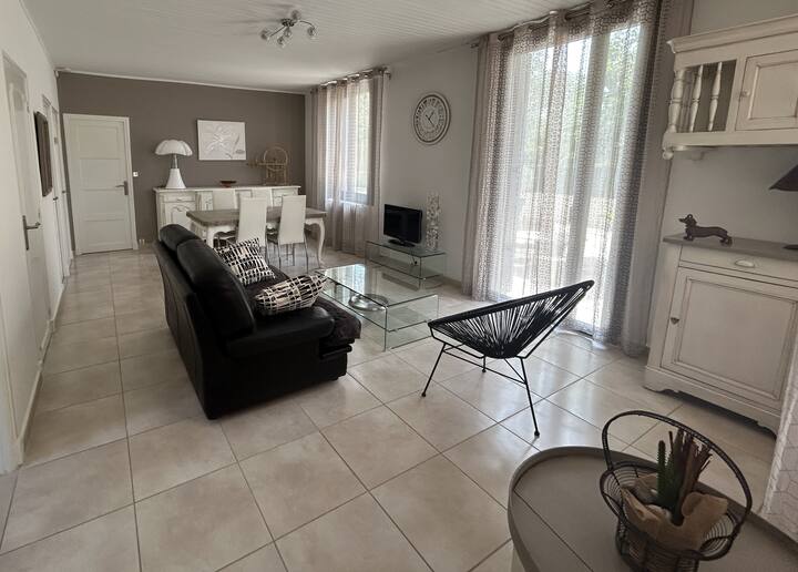 Villa Tibère:maison, Annexe Indépendante,  Piscine - ibis Orange Centre