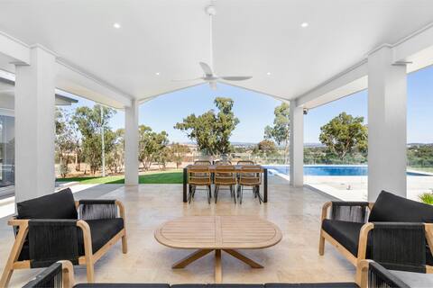 Nunkeri: A Country Oasis overlooking Wagga Wagga