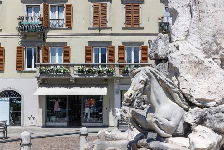 IseoLakeRental – La Terrazza sul Porto gallery image 5