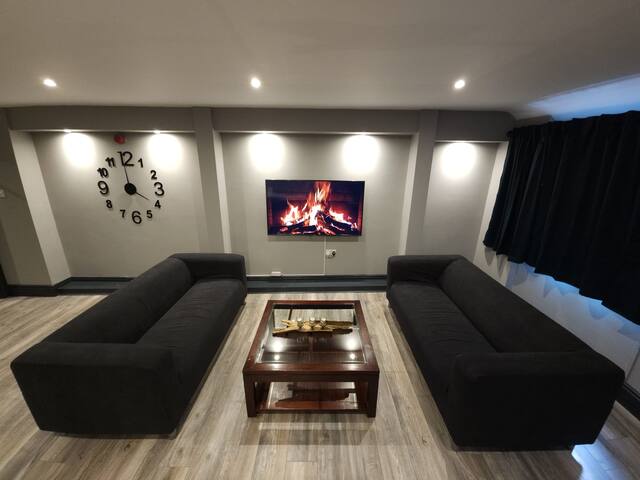 4 Bedrooms, Large Apartment off Grafton St. gallery image 2