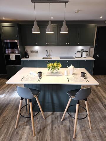 4 Bedrooms, Large Apartment off Grafton St. gallery image 3