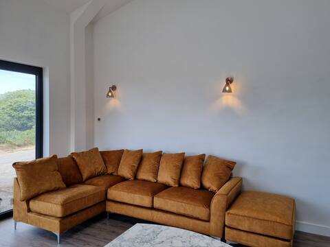 Popular Airbnb listing: Enlightened Cowshed Conversion in Berrynarbor