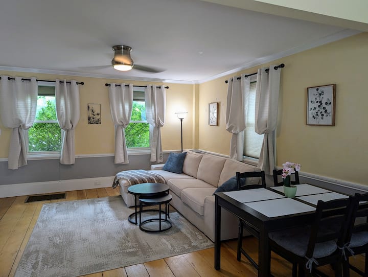 2br Townhouse Family-friendly Stay Near Boston” - Melrose, MA