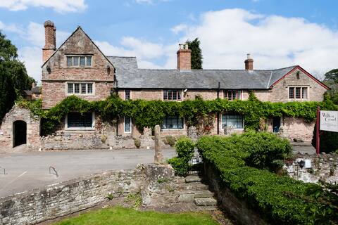Picturesque Elizabethan Court