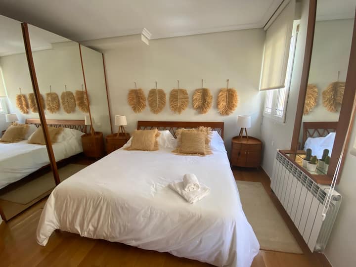Apartamento En La  Playa Del Sardinero Con Garaje. - Santander