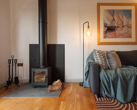 Waterfront Retreat, Unmatched Location-Club Casita