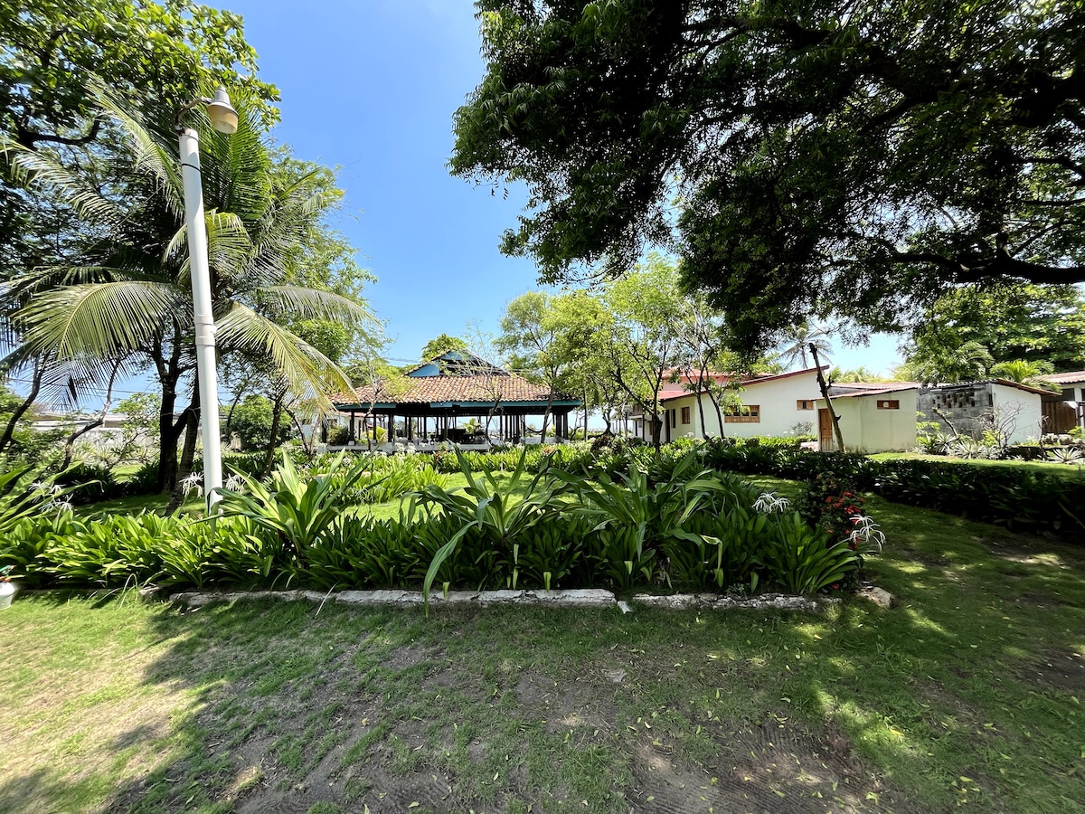 Los Moncada Beachfront House — 3 bedroom vacation rental in Poneloya